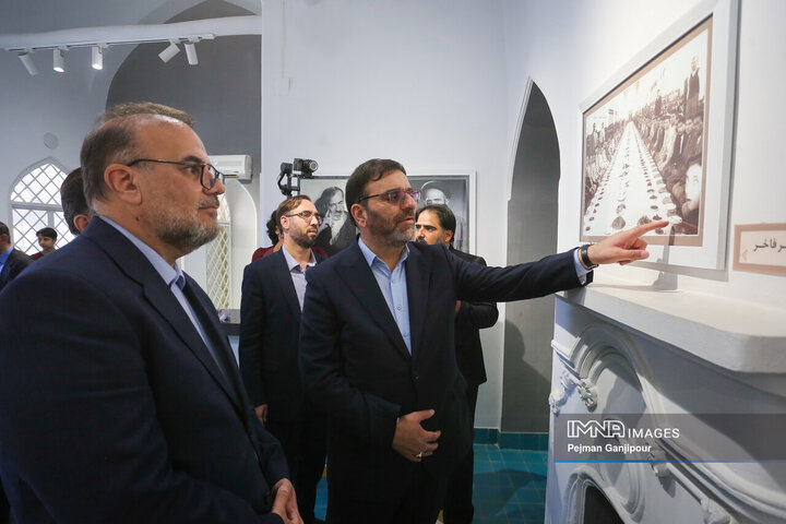 بازدید اعضای مجمع شهرهای تاریخی ایران از مجموعه تخت فولاد