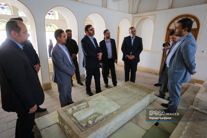 بازدید اعضای مجمع شهرهای تاریخی ایران از مجموعه تخت فولاد