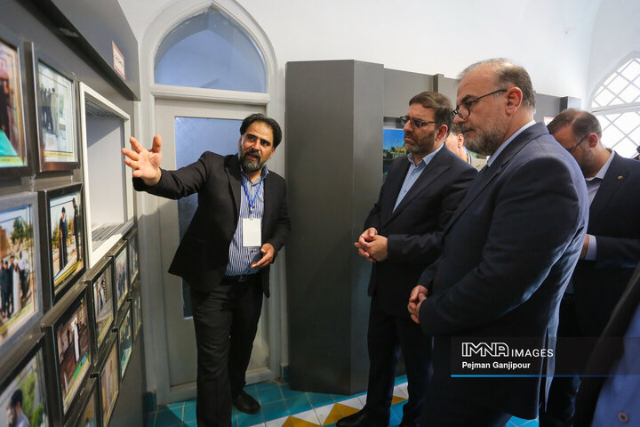 بازدید اعضای مجمع شهرهای تاریخی ایران از مجموعه تخت فولاد