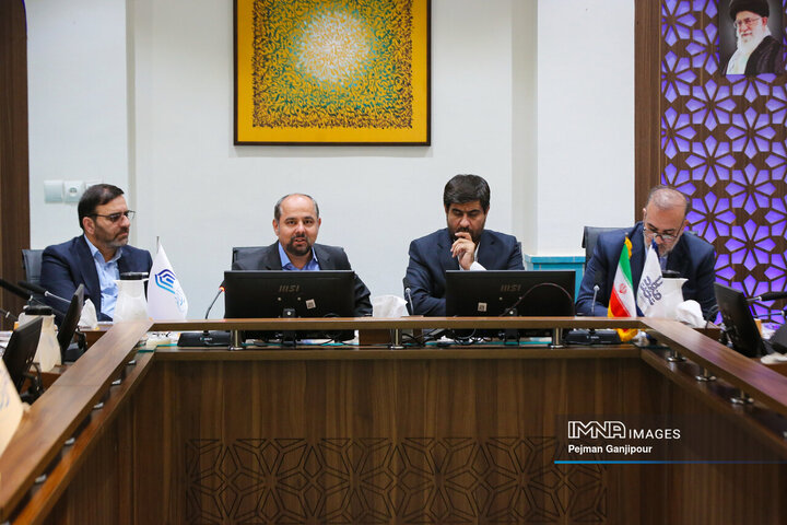 بازدید اعضای مجمع شهرهای تاریخی ایران از مجموعه تخت فولاد