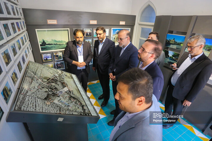 بازدید اعضای مجمع شهرهای تاریخی ایران از مجموعه تخت فولاد