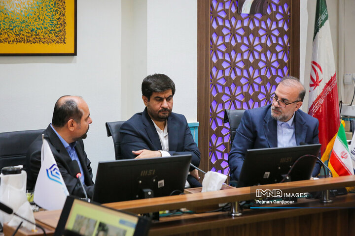 بازدید اعضای مجمع شهرهای تاریخی ایران از مجموعه تخت فولاد