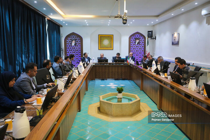 بازدید اعضای مجمع شهرهای تاریخی ایران از مجموعه تخت فولاد