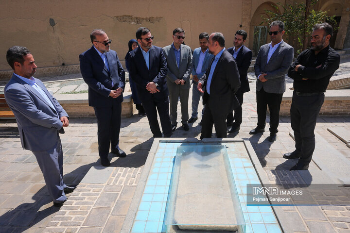 بازدید اعضای مجمع شهرهای تاریخی ایران از مجموعه تخت فولاد