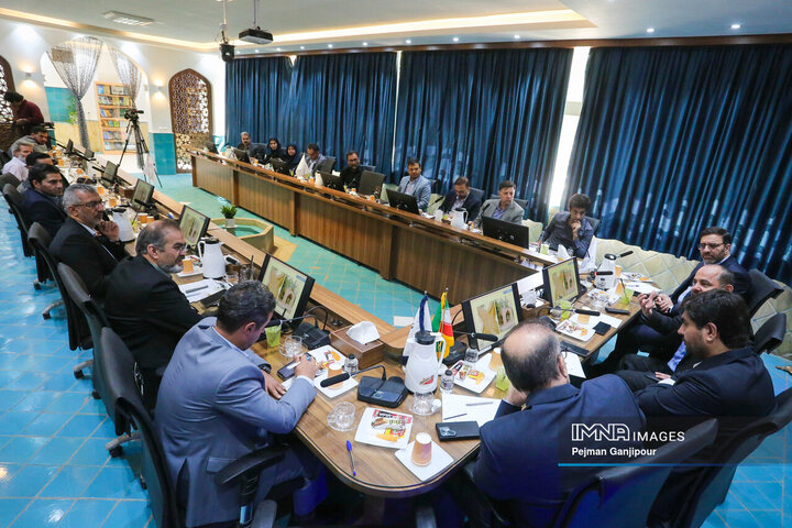 بازدید اعضای مجمع شهرهای تاریخی ایران از مجموعه تخت فولاد