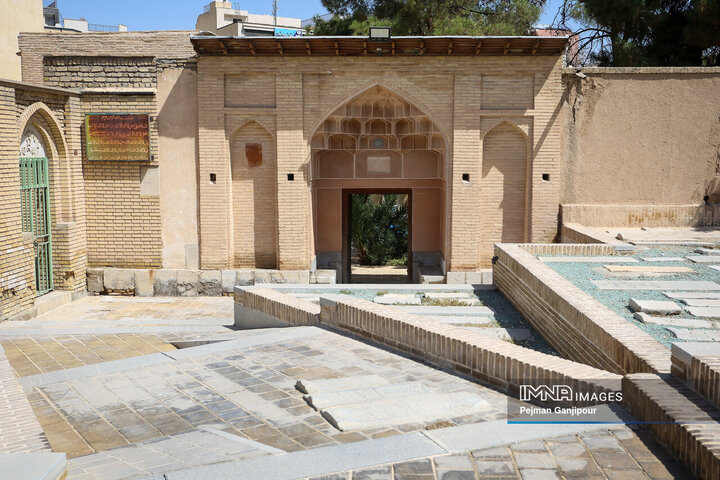 بازدید اعضای مجمع شهرهای تاریخی ایران از مجموعه تخت فولاد