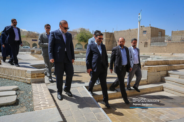 بازدید اعضای مجمع شهرهای تاریخی ایران از مجموعه تخت فولاد