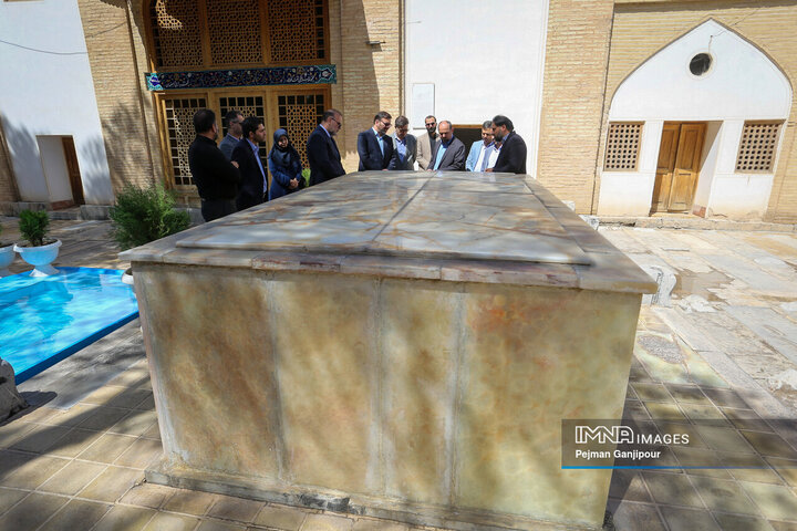 بازدید اعضای مجمع شهرهای تاریخی ایران از مجموعه تخت فولاد