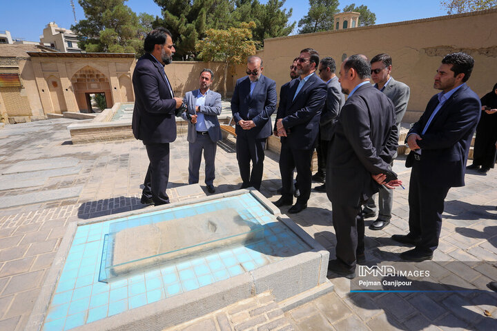 بازدید اعضای مجمع شهرهای تاریخی ایران از مجموعه تخت فولاد
