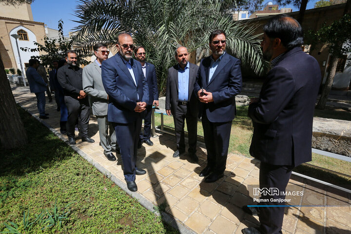 بازدید اعضای مجمع شهرهای تاریخی ایران از مجموعه تخت فولاد