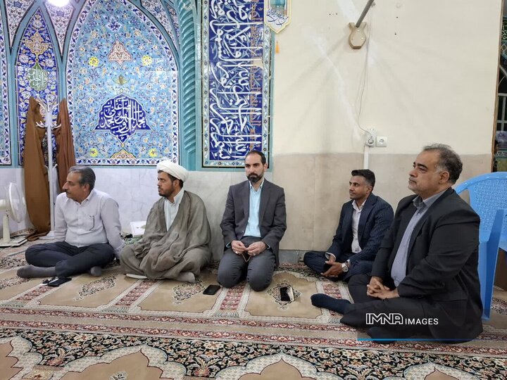 برای رفع مشکلات محله آشنستان برنامه‌ریزی می‌کنیم