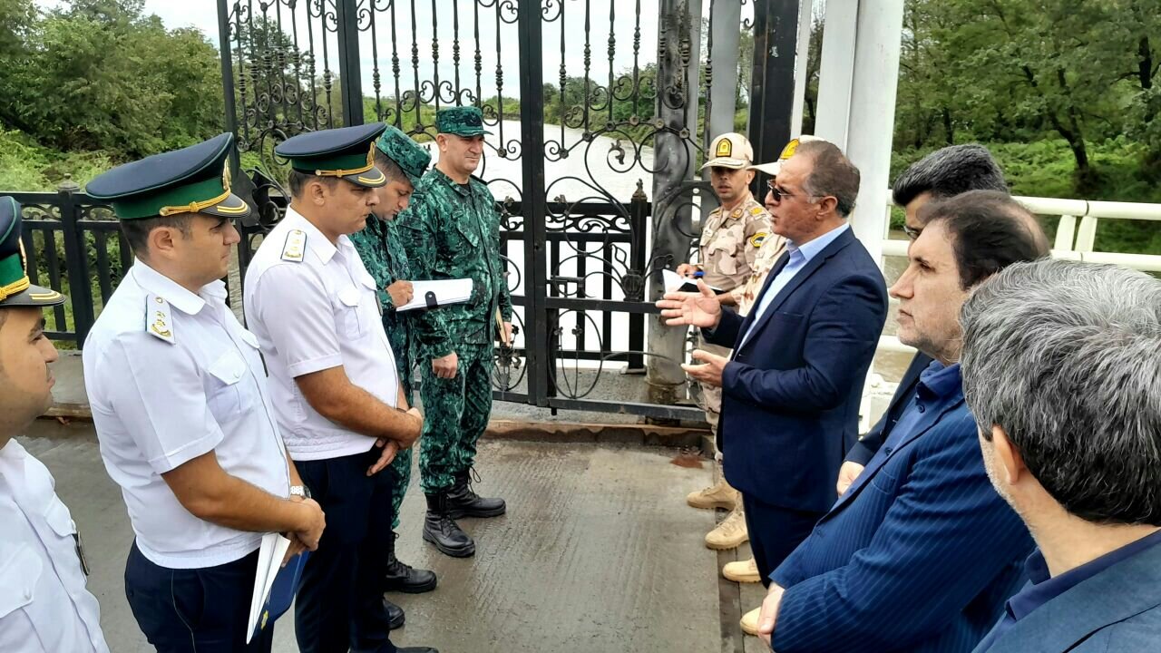 صادرات به آذربایجان و تردد کامیونها در مرز آستارا بدون وقفه انجام میشود