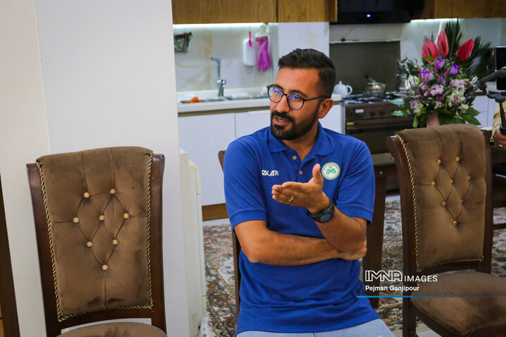 دیدار عضو شورای شهر اصفهان با قهرمان تنیس روی میز اصفهان