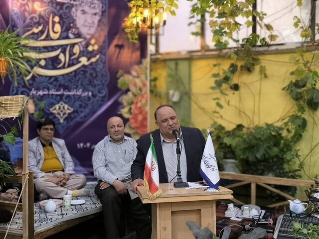 شعر؛ صدای جامعه و عامل انسجام اجتماعی است