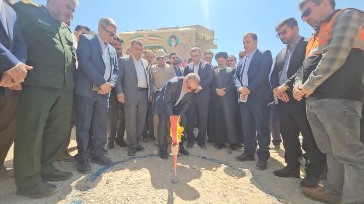 پروژه راه ارتباطی «منج، دشت‌بز و مازه کز» کلنگ‌زنی شد