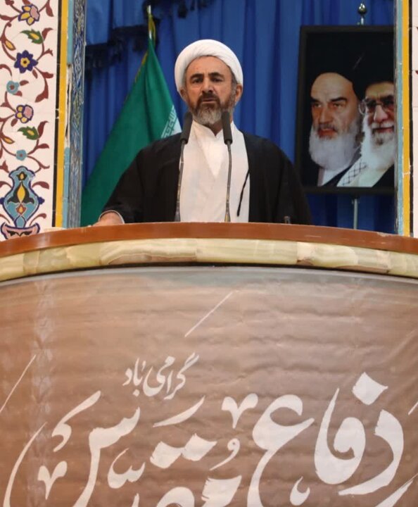 دشمن با استفاده از رسانه‌ها و فضای مجازی سعی در بزرگ‌نمایی مشکلات دارد