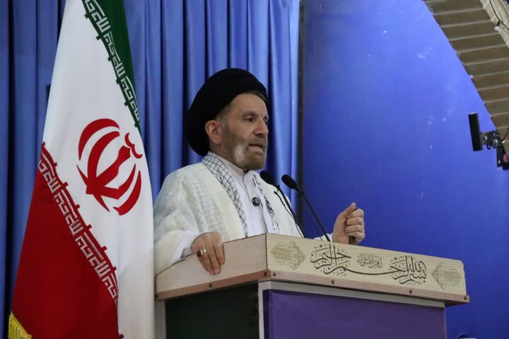 مذاکره با آمریکا خسارت‌بار است/ انسجام ملی سلاح پیروزی ملت ایران