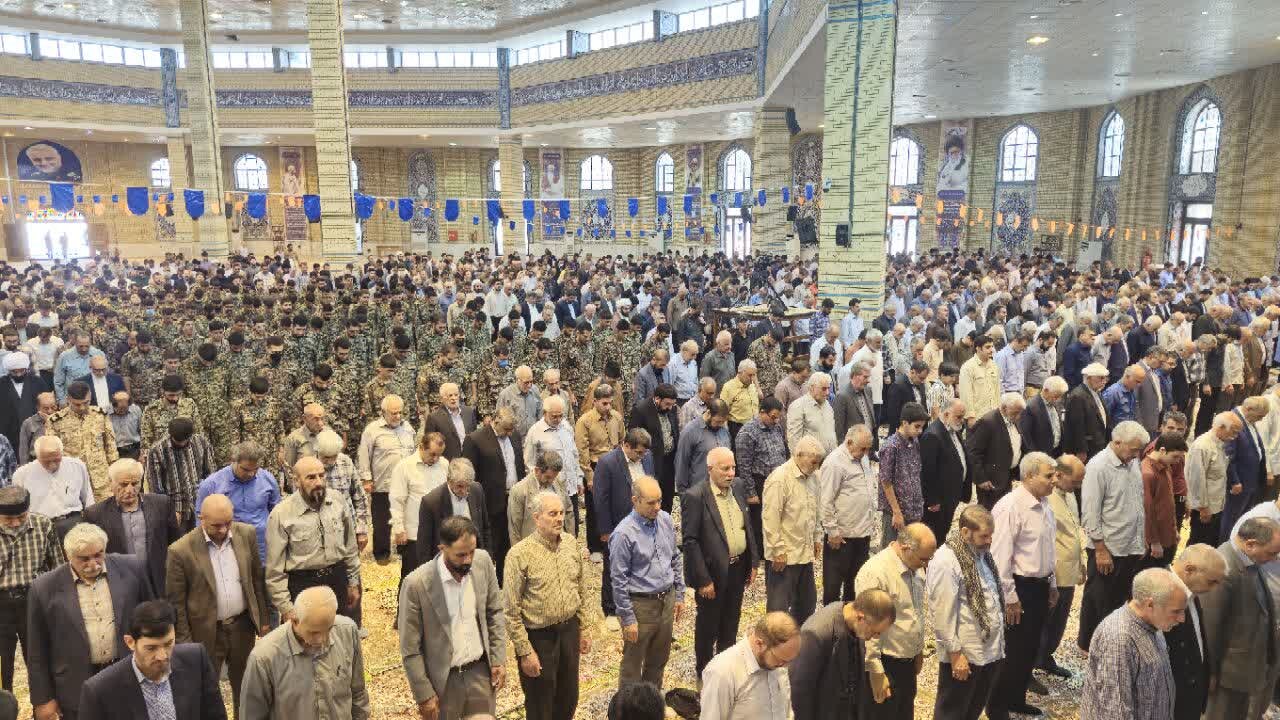 دشمن با استفاده از رسانهها و فضای مجازی سعی در بزرگنمایی مشکلات دارد