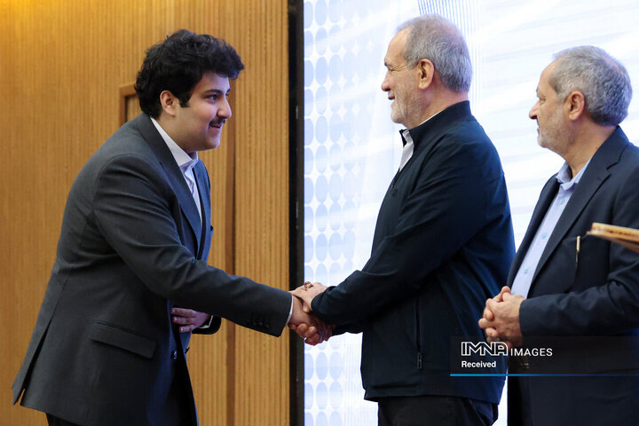 تجلیل از مدال آوران المپیادهای علمی جهان