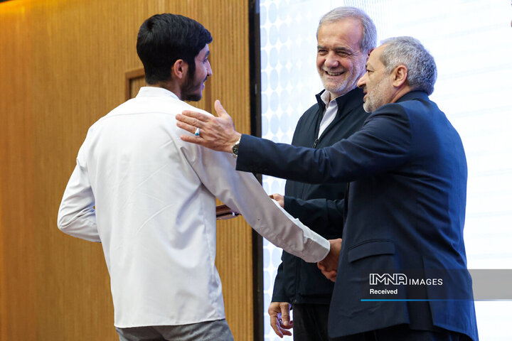 تجلیل از مدال آوران المپیادهای علمی جهان