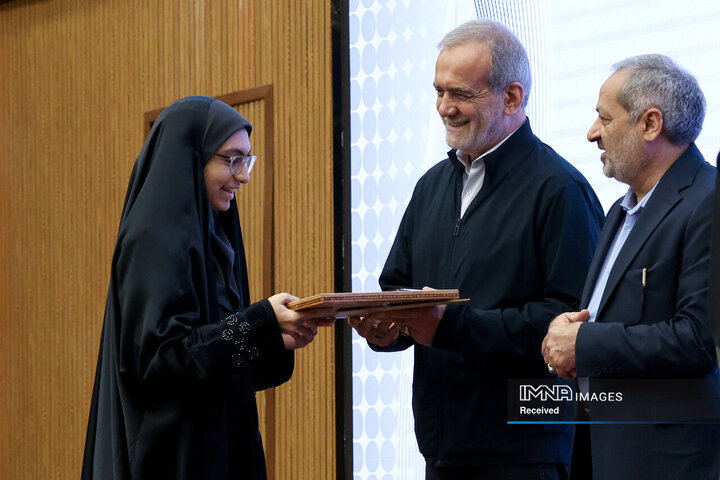 تجلیل از مدال آوران المپیادهای علمی جهان