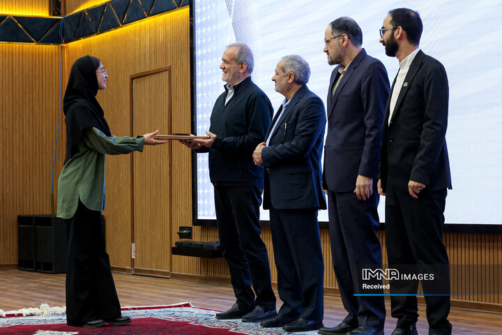 تجلیل از مدال آوران المپیادهای علمی جهان