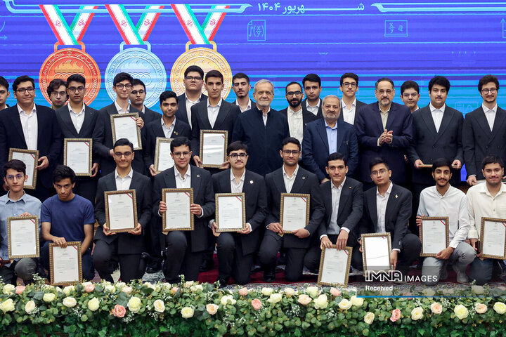 تجلیل از مدال آوران المپیادهای علمی جهان