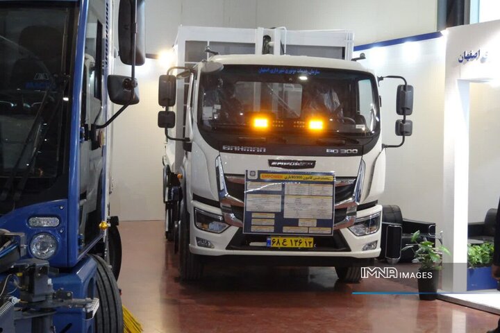 نوآوری در جمع‌آوری پسماندها؛ ماشین ۱۰ تنی شهرداری اصفهان رونمایی شد