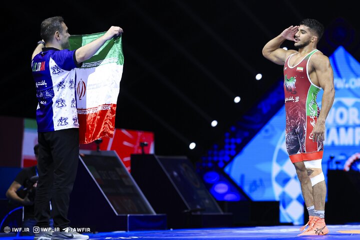کشتی‌گیران ما برای پرچم جنگیدند/ هیچ موفقیتی اتفاقی رقم نمی‌خورد