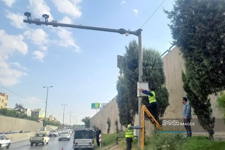 نصب دوربین‌های ثبت تخلفات در منطقه یک اصفهان