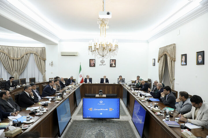 عارف: تصمیمات لازم برای مقابله با عوامل گرانی کالاها اتخاذ شود