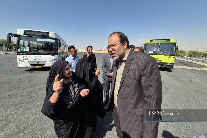 نماینده مردم اصفهان از پایانه ارغوانیه بازدید کرد