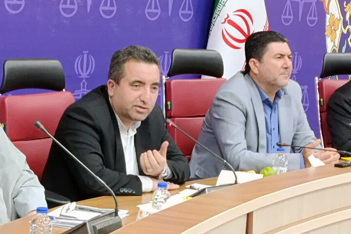 مشکل ۵ هزار قطعه زمین در لنجان پس از ۱۰۶ سال حل شد مشکل ۵ هزار قطعه زمین در لنجان پس از ۱۰۶ سال حل شد