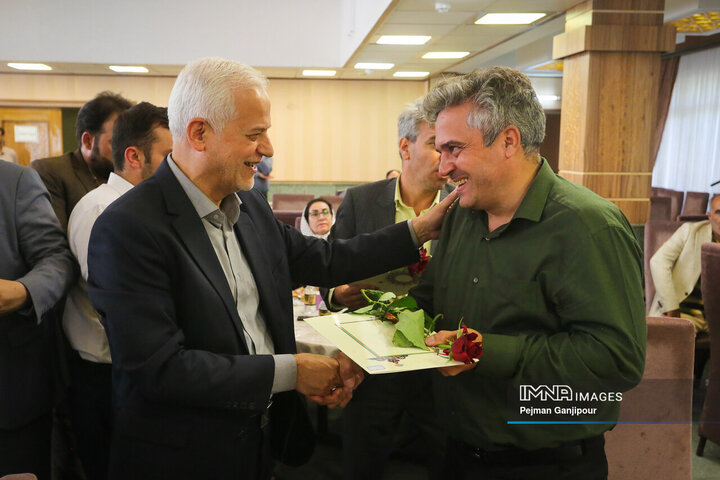 آیین تکریم و تجلیل از بازنشستگان شهرداری اصفهان