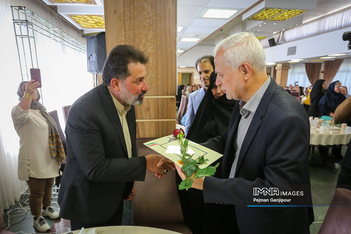 آیین تکریم و تجلیل از بازنشستگان شهرداری اصفهان