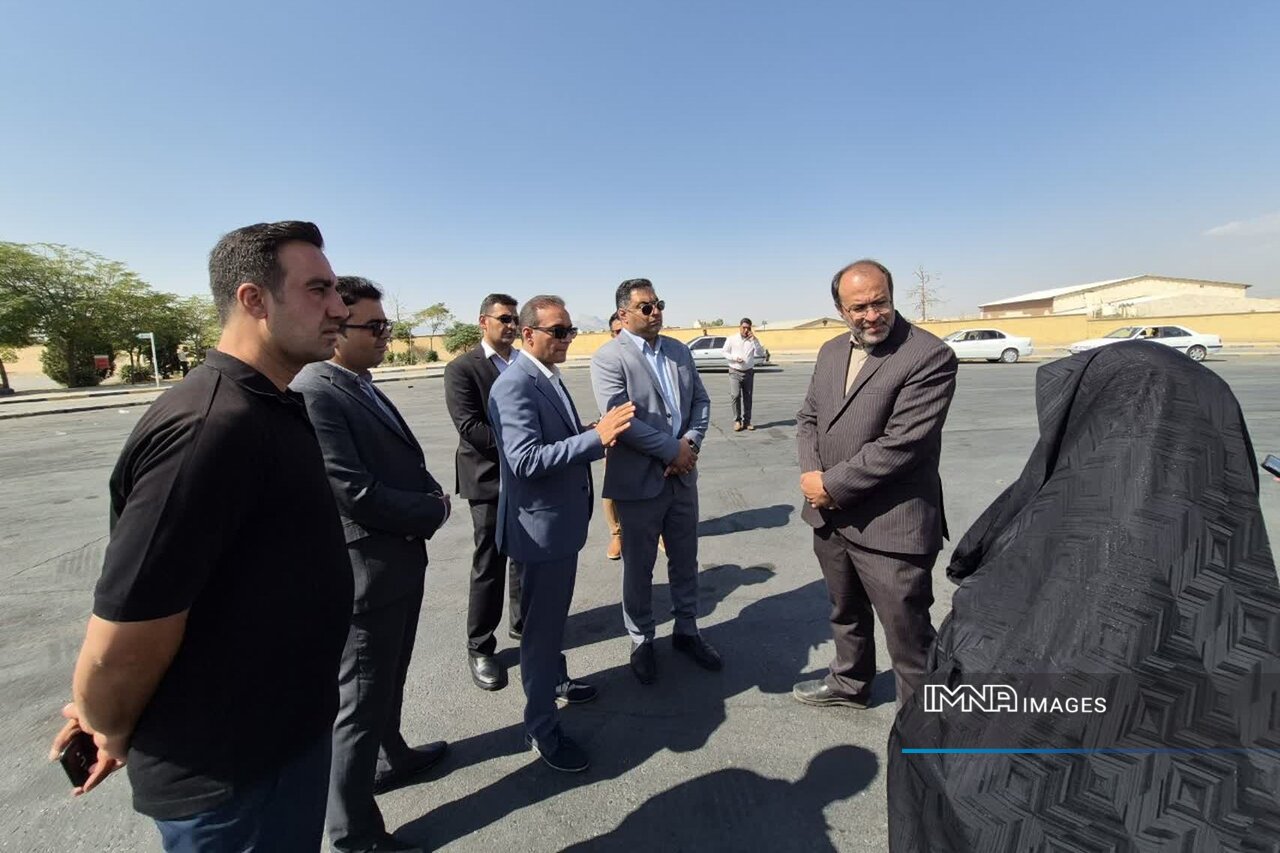 نماینده مردم اصفهان از پایانه ارغوانیه بازدید کرد