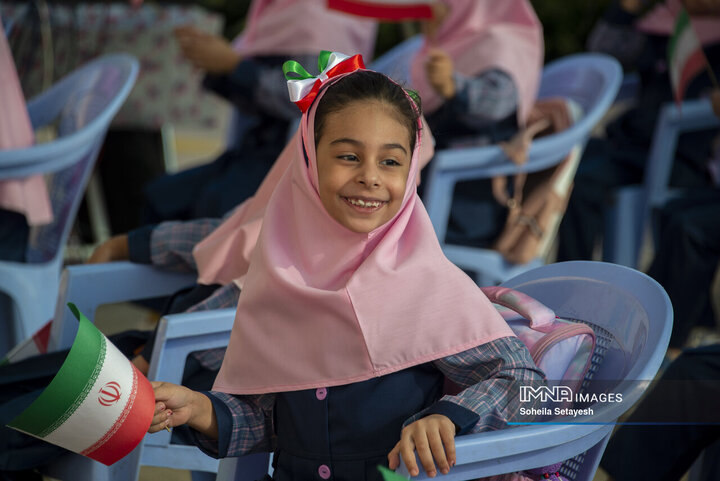 از اشک جدایی تا لبخند دوستی؛ روایت روز اول مهر