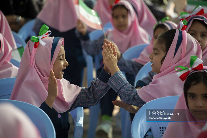 از اشک جدایی تا لبخند دوستی؛ روایت روز اول مهر