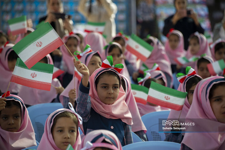 از اشک جدایی تا لبخند دوستی؛ روایت روز اول مهر