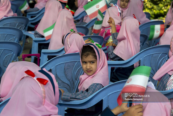 از اشک جدایی تا لبخند دوستی؛ روایت روز اول مهر