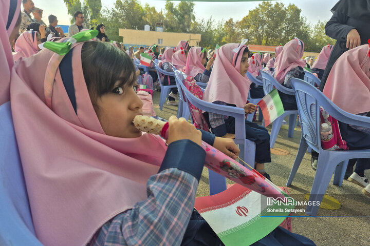 از اشک جدایی تا لبخند دوستی؛ روایت روز اول مهر