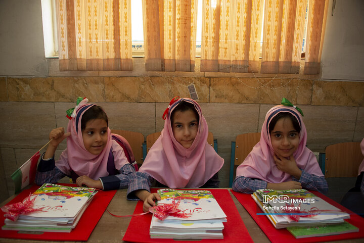 از اشک جدایی تا لبخند دوستی؛ روایت روز اول مهر