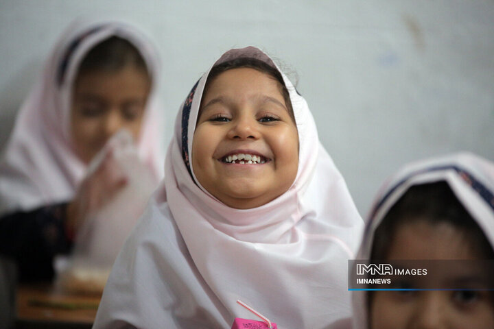 از اشک جدایی تا لبخند دوستی؛ روایت روز اول مهر