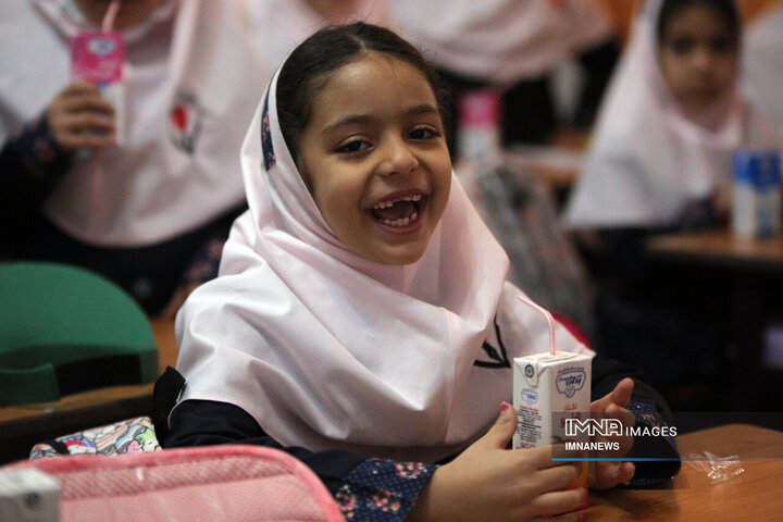 از اشک جدایی تا لبخند دوستی؛ روایت روز اول مهر