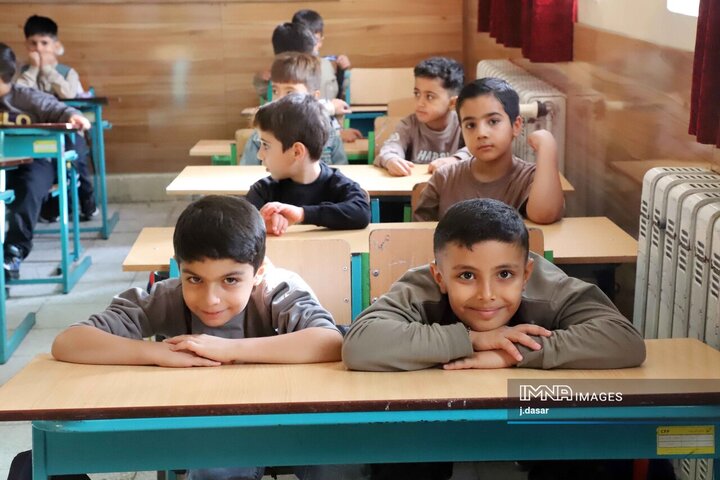 از اشک جدایی تا لبخند دوستی؛ روایت روز اول مهر