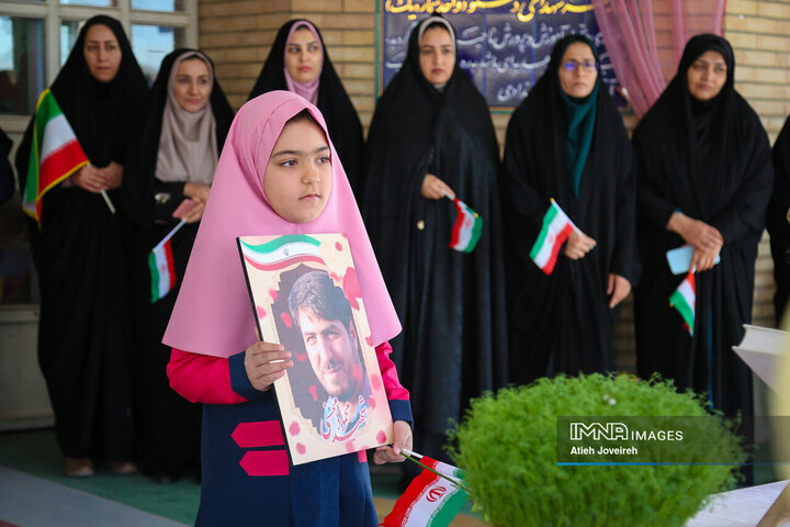 بدرقه فرزندان شهیدمحمود محسنی تا مدرسه