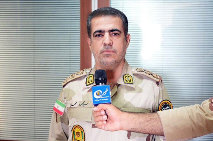 اجرای طرح پیمایش پرچم متبرک در مرزها / تبادل پرچم بین مرزبانان ایران و عراق