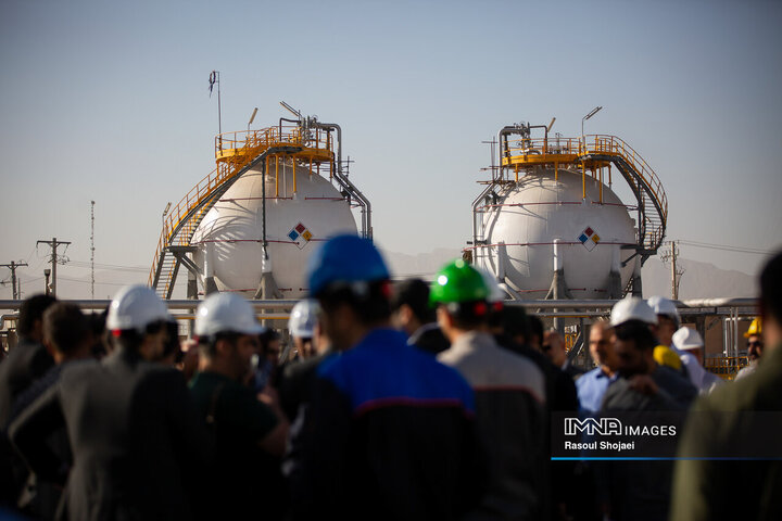 سفر وزیر دفاع به اصفهان