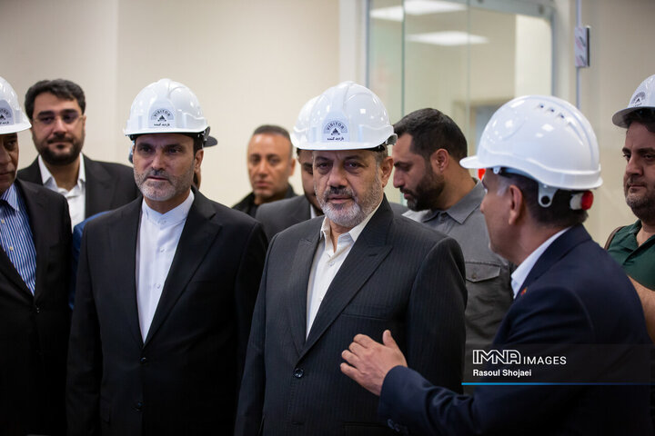 سفر وزیر دفاع به اصفهان