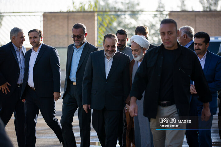 سفر وزیر دفاع به اصفهان